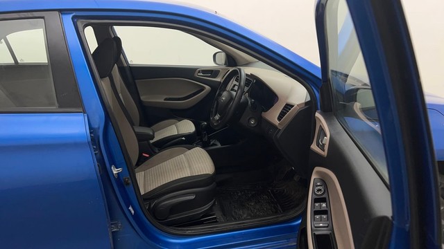 Second-hand 2018 Hyundai i20 1.2 Asta for sale in Mumbai-15