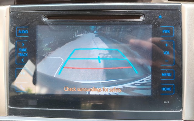 Toyota Innova Crysta 2.4 VX MT 8S BSIV Second-hand 2016 Toyota Innova Crysta 2.4 VX MT 8S BSIV for sale in Kolkata-12