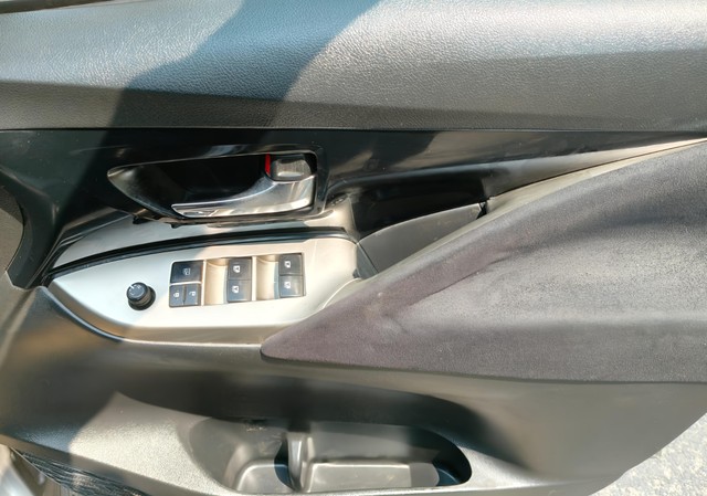 Toyota Innova Crysta 2.4 VX MT 8S BSIV Second-hand 2016 Toyota Innova Crysta 2.4 VX MT 8S BSIV for sale in Kolkata-14