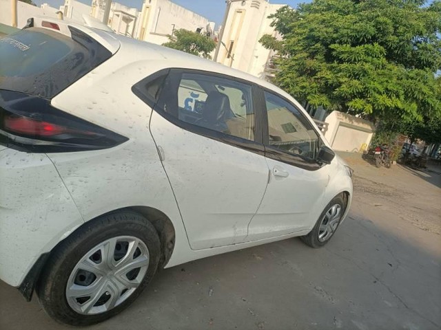 Second-hand 2024 Tata Altroz XM Plus CNG for sale in Mehsana-3