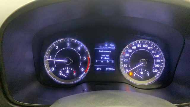 Second-hand 2020 Hyundai Venue SX Opt Diesel for sale in Hyderabad-11