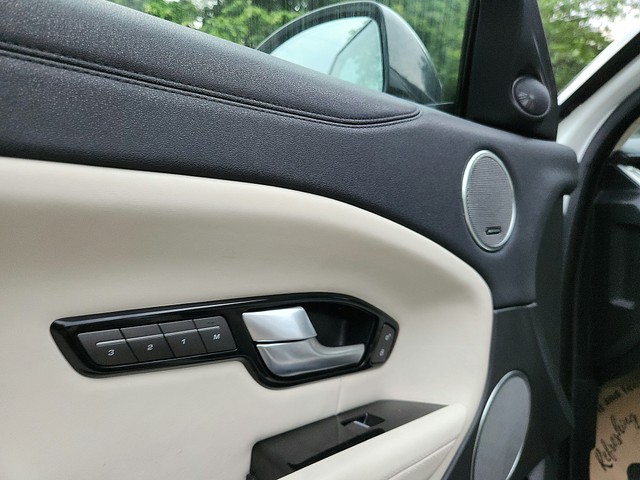 Second-hand 2019 Land Rover Range Rover Evoque 2.0 TD4 SE Dynamic for sale in New Delhi-24