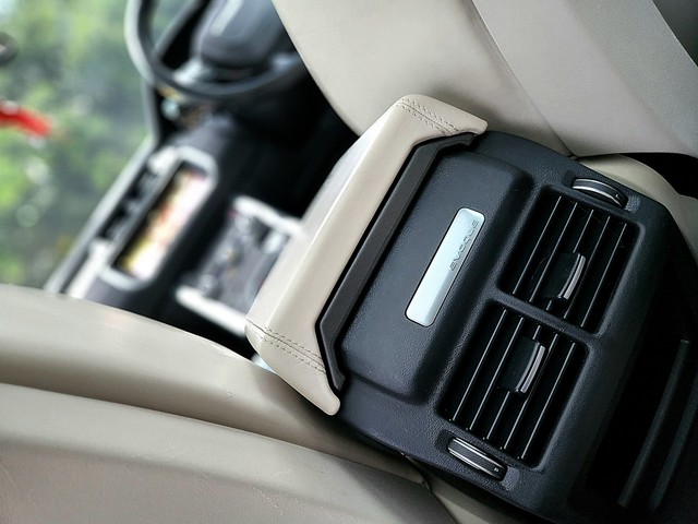 Second-hand 2019 Land Rover Range Rover Evoque 2.0 TD4 SE Dynamic for sale in New Delhi-26