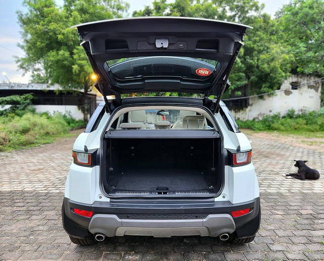 Second-hand 2019 Land Rover Range Rover Evoque 2.0 TD4 SE Dynamic for sale in New Delhi-2