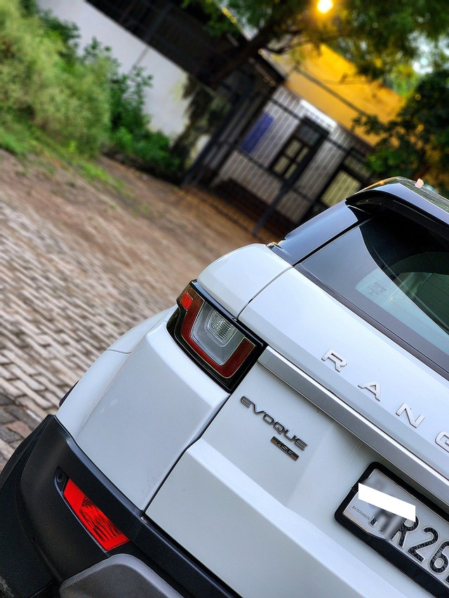 Second-hand 2019 Land Rover Range Rover Evoque 2.0 TD4 SE Dynamic for sale in New Delhi-31