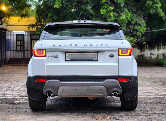 Second-hand 2019 Land Rover Range Rover Evoque 2.0 TD4 SE Dynamic for sale in New Delhi-3