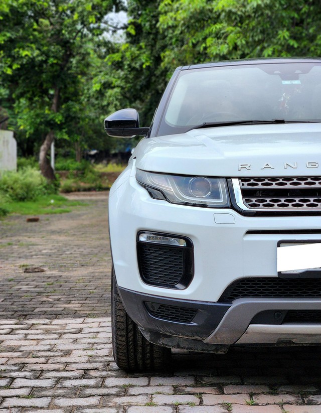 Second-hand 2019 Land Rover Range Rover Evoque 2.0 TD4 SE Dynamic for sale in New Delhi-34