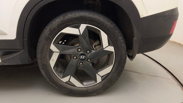 Second-hand 2023 Hyundai Alcazar Signature 6Str DCT for sale in Mumbai-19