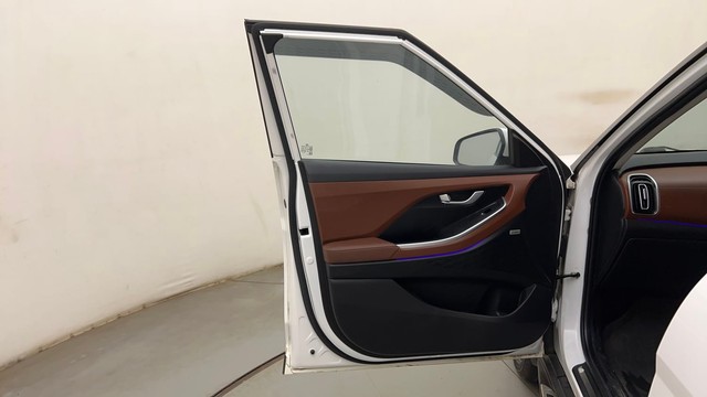 Second-hand 2023 Hyundai Alcazar Signature 6Str DCT for sale in Mumbai-25