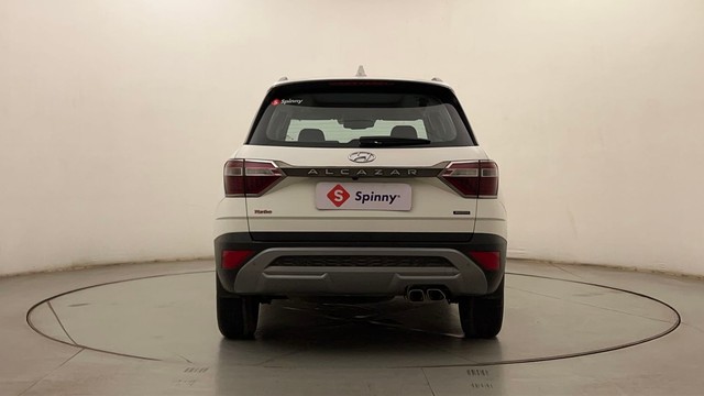 Second-hand 2023 Hyundai Alcazar Signature 6Str DCT for sale in Mumbai-4