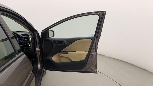 Second-hand 2015 Honda City SV MT for sale in Pune-16