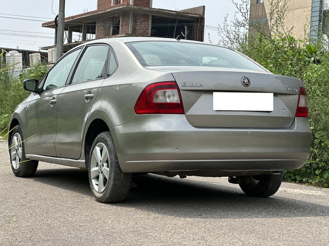 Second-hand 2015 Skoda Rapid 1.6 MPI Active for sale in Ghaziabad-8