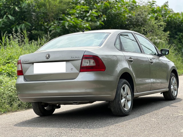 Second-hand 2015 Skoda Rapid 1.6 MPI Active for sale in Ghaziabad-5