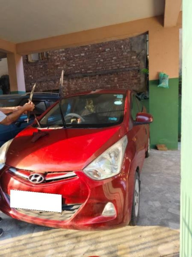 Second-hand 2012 Hyundai EON Sportz for sale in Kolkata-1