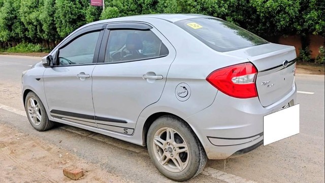 Second-hand 2018 Ford Aspire Titanium Blu Diesel for sale in Ahmedabad