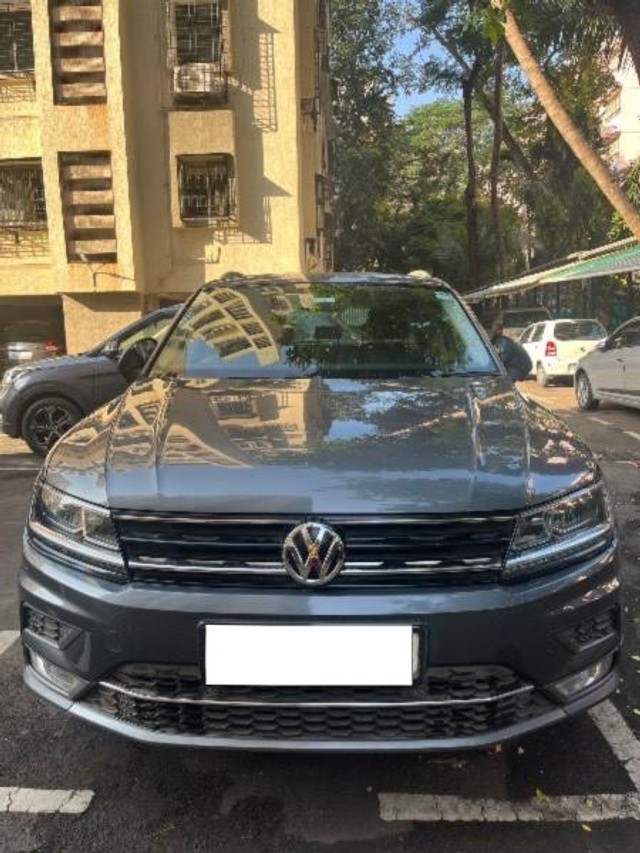 Second-hand 2017 Volkswagen Tiguan 2.0 TDI Highline for sale in Mumbai-2