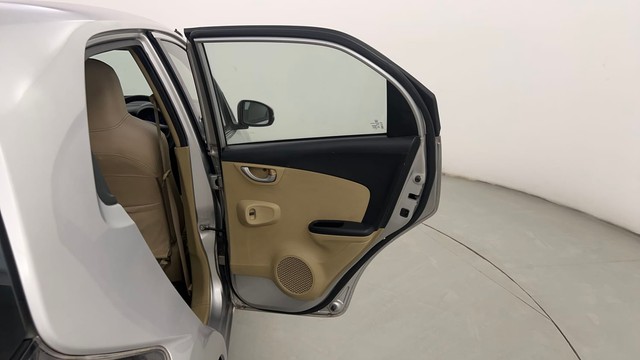 Second-hand 2016 Honda Brio VX for sale in Pune-29