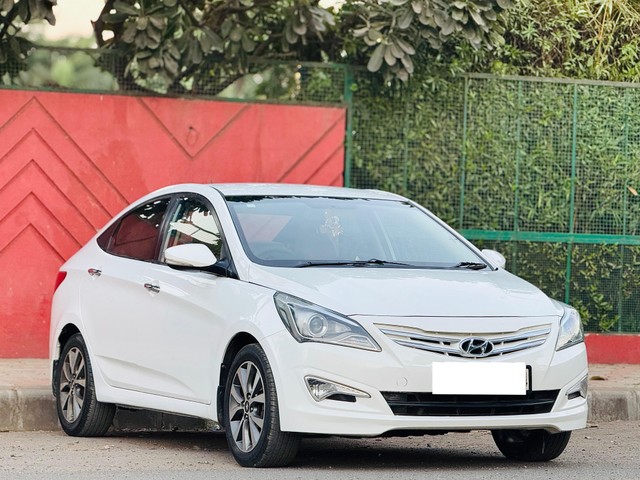 Second-hand 2015 Hyundai Verna SX CRDi AT for sale in Surat