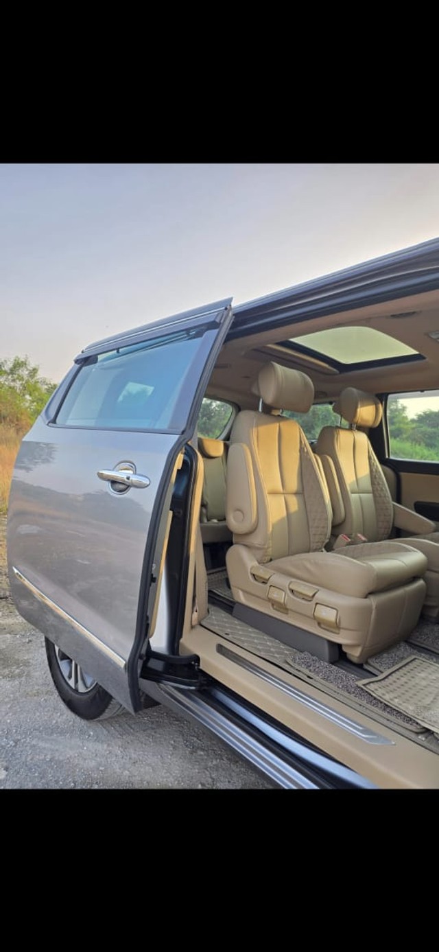 Second-hand 2023 Kia Carnival Limousine Plus for sale in Mumbai-8