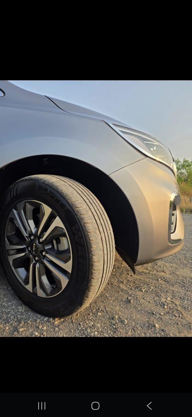 Second-hand 2023 Kia Carnival Limousine Plus for sale in Mumbai-9