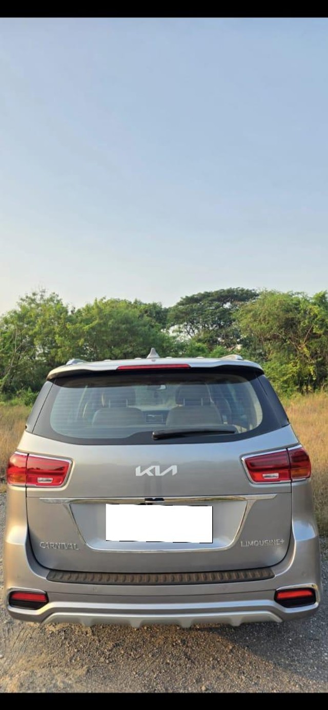Second-hand 2023 Kia Carnival Limousine Plus for sale in Mumbai-1