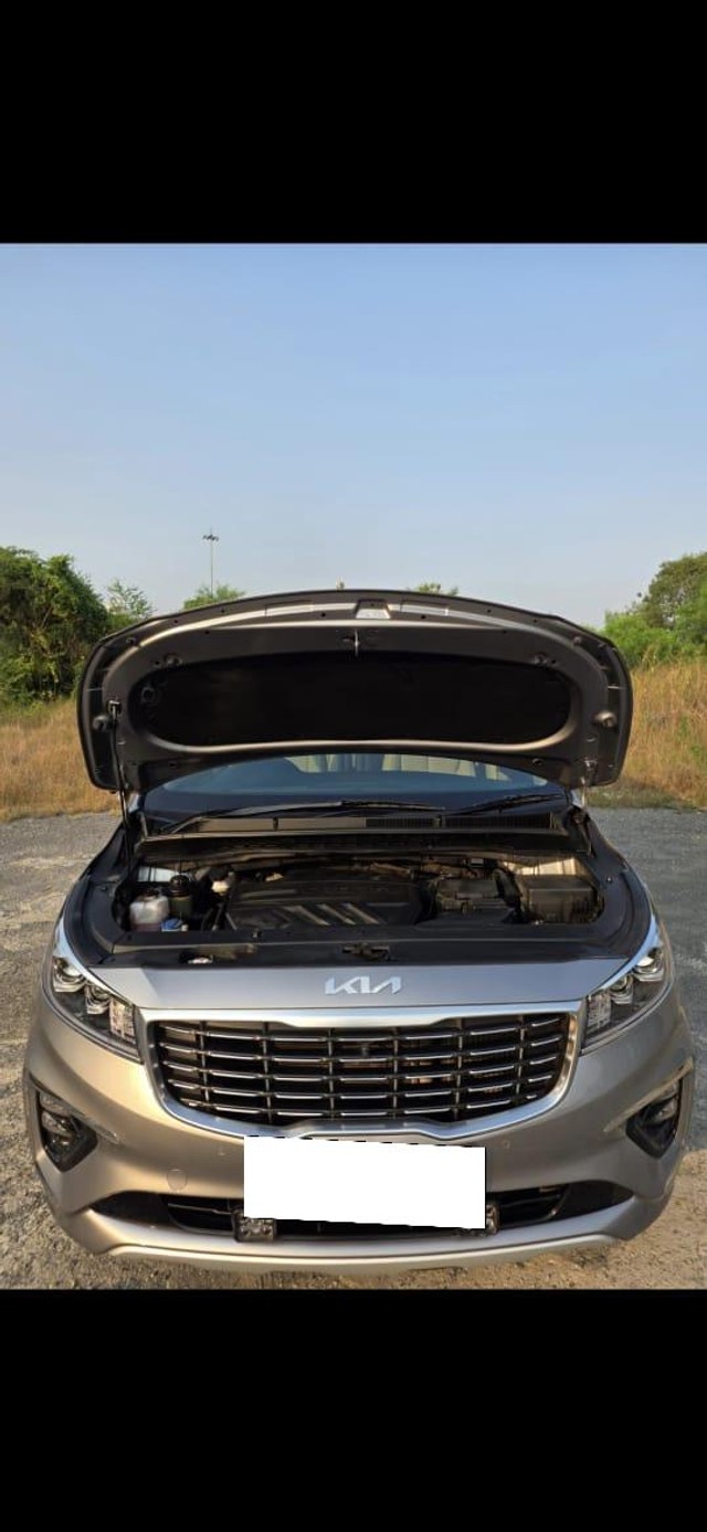 Second-hand 2023 Kia Carnival Limousine Plus for sale in Mumbai-14