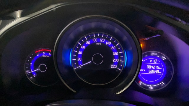 Second-hand 2018 Honda WR-V i-DTEC S for sale in Kolkata-11