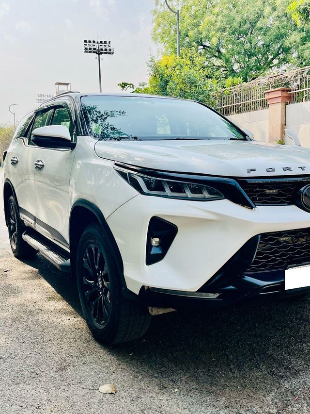 Second-hand 2022 Toyota Fortuner 4X4 Diesel AT BSVI for sale in New Delhi