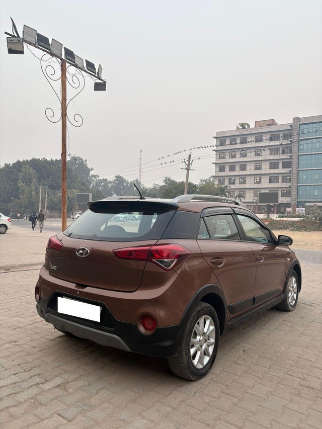Second-hand 2016 Hyundai i20 Active 1.2 for sale in New Delhi-8