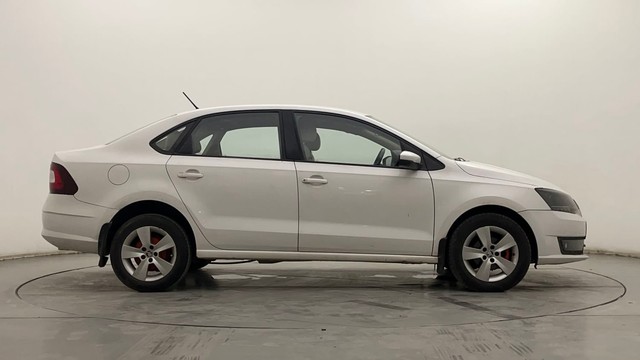 Second-hand 2016 Skoda Rapid 1.5 TDI AT Style Plus for sale in Hyderabad-2