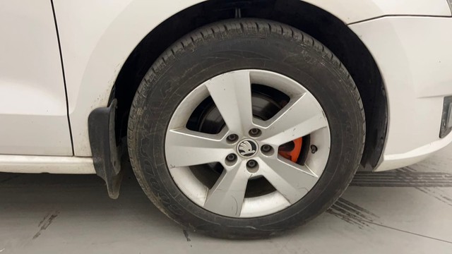 Second-hand 2016 Skoda Rapid 1.5 TDI AT Style Plus for sale in Hyderabad-17