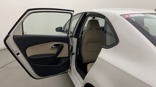 Second-hand 2016 Skoda Rapid 1.5 TDI AT Style Plus for sale in Hyderabad-27