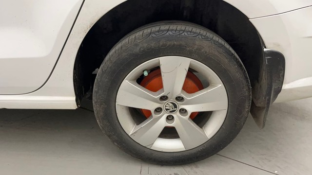 Second-hand 2016 Skoda Rapid 1.5 TDI AT Style Plus for sale in Hyderabad-19