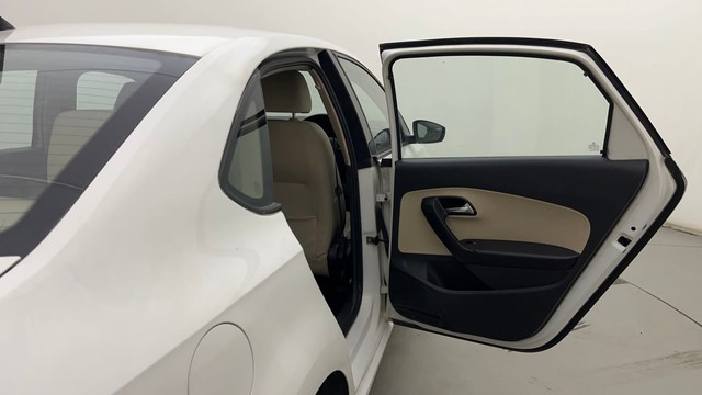 Second-hand 2016 Skoda Rapid 1.5 TDI AT Style Plus for sale in Hyderabad-32