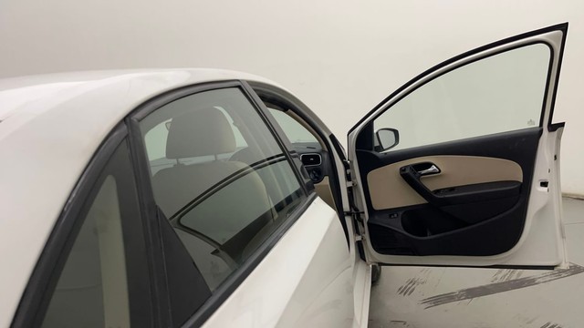 Second-hand 2016 Skoda Rapid 1.5 TDI AT Style Plus for sale in Hyderabad-16