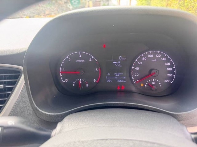 Second-hand 2018 Hyundai Verna CRDi 1.6 SX for sale in Kanpur-10