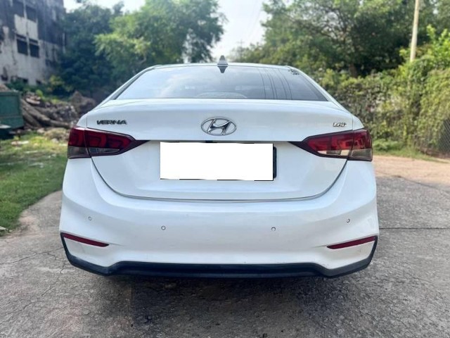 Second-hand 2018 Hyundai Verna CRDi 1.6 SX for sale in Kanpur-2