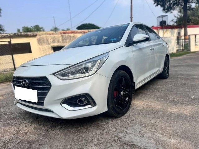 Second-hand 2018 Hyundai Verna CRDi 1.6 SX for sale in Kanpur-3