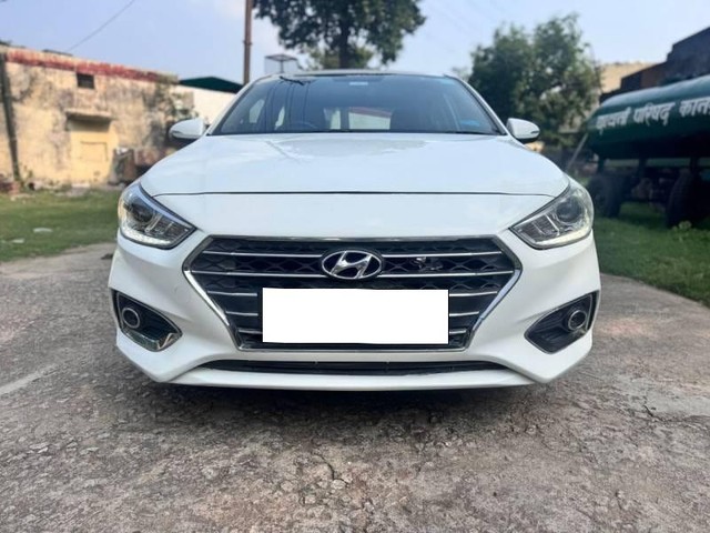 Second-hand 2018 Hyundai Verna CRDi 1.6 SX for sale in Kanpur-4