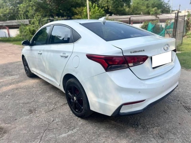 Second-hand 2018 Hyundai Verna CRDi 1.6 SX for sale in Kanpur-7