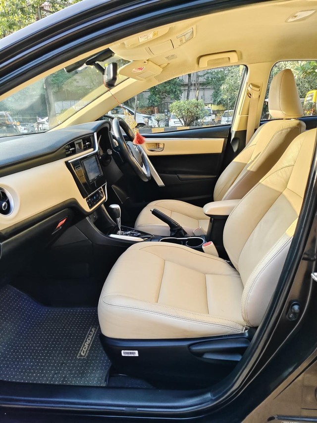 Second-hand 2019 Toyota Corolla Altis 1.8 VL CVT for sale in Mumbai-16