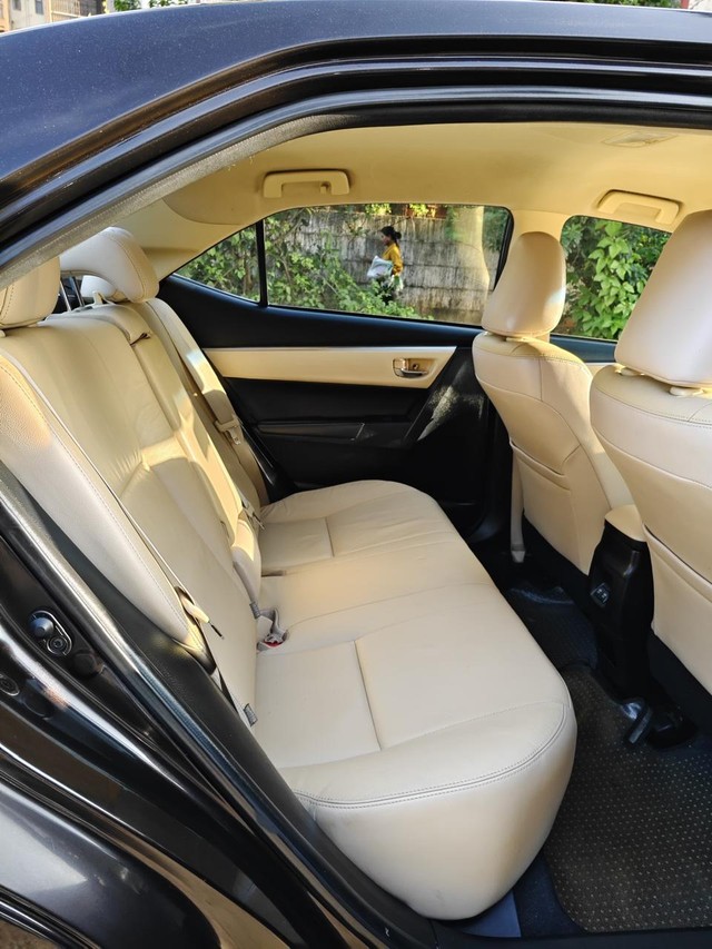 Second-hand 2019 Toyota Corolla Altis 1.8 VL CVT for sale in Mumbai-7