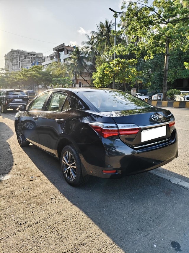 Second-hand 2019 Toyota Corolla Altis 1.8 VL CVT for sale in Mumbai-10