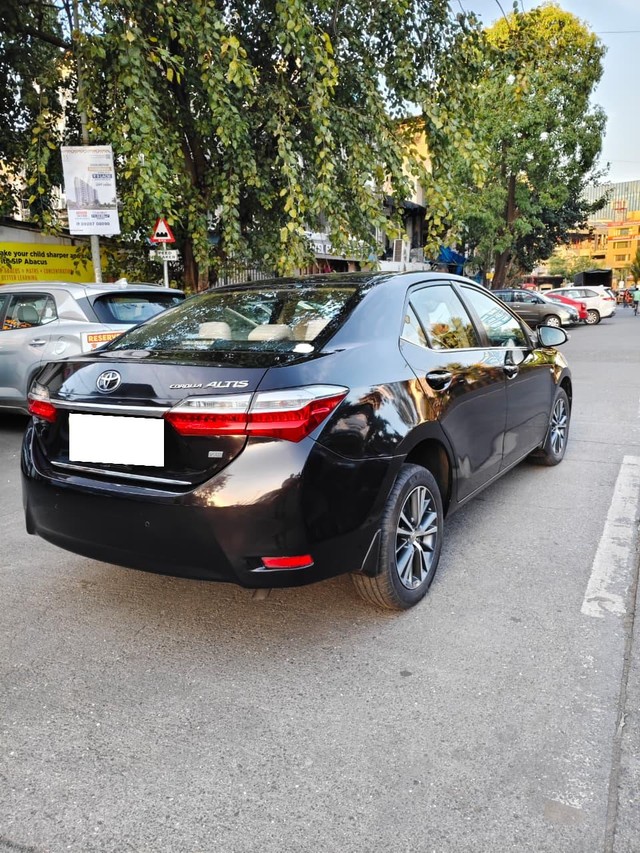 Second-hand 2019 Toyota Corolla Altis 1.8 VL CVT for sale in Mumbai-9
