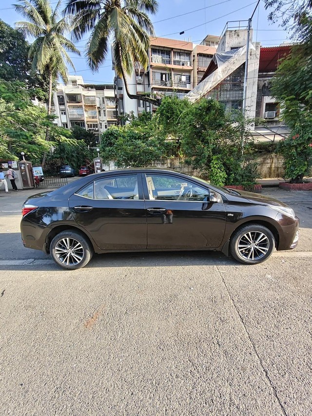 Second-hand 2019 Toyota Corolla Altis 1.8 VL CVT for sale in Mumbai-1