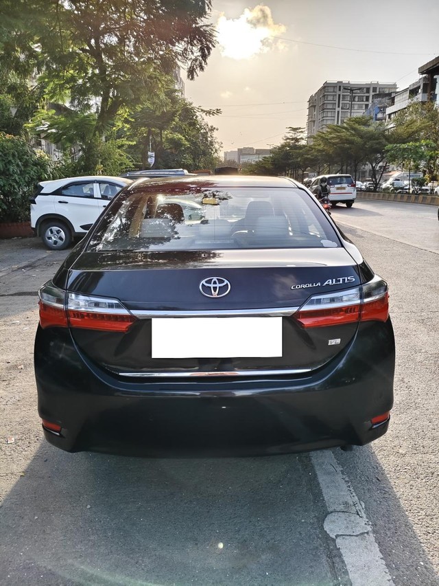 Second-hand 2019 Toyota Corolla Altis 1.8 VL CVT for sale in Mumbai-2