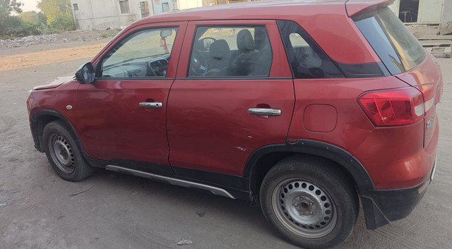 Second-hand 2017 Maruti Vitara Brezza LDi Option for sale in Ahmedabad-3