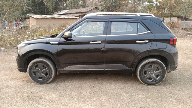 Second-hand 2023 Hyundai Venue E for sale in Bijoynagar-10