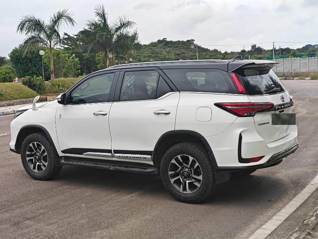 Second-hand 2017 Toyota Fortuner 2.8 2WD MT BSIV for sale in Hyderabad-7