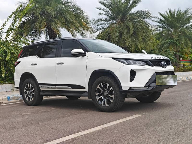 Second-hand 2017 Toyota Fortuner 2.8 2WD MT BSIV for sale in Hyderabad-5